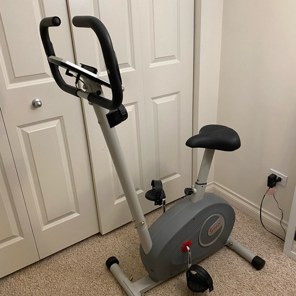 ❌SOLD❌ MAGNETIC RESISTANCE UPRIGHT BIKE - Picture 6 of 6